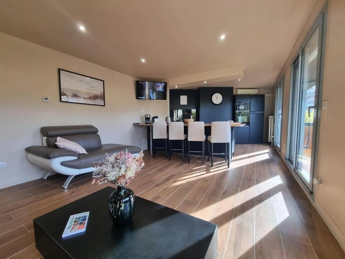 Appartement Moderne Avec Balcon, Parking Prive Et Espace Bien-Etre A Saint-Chamond - Fr-1-496-269 0*,  France