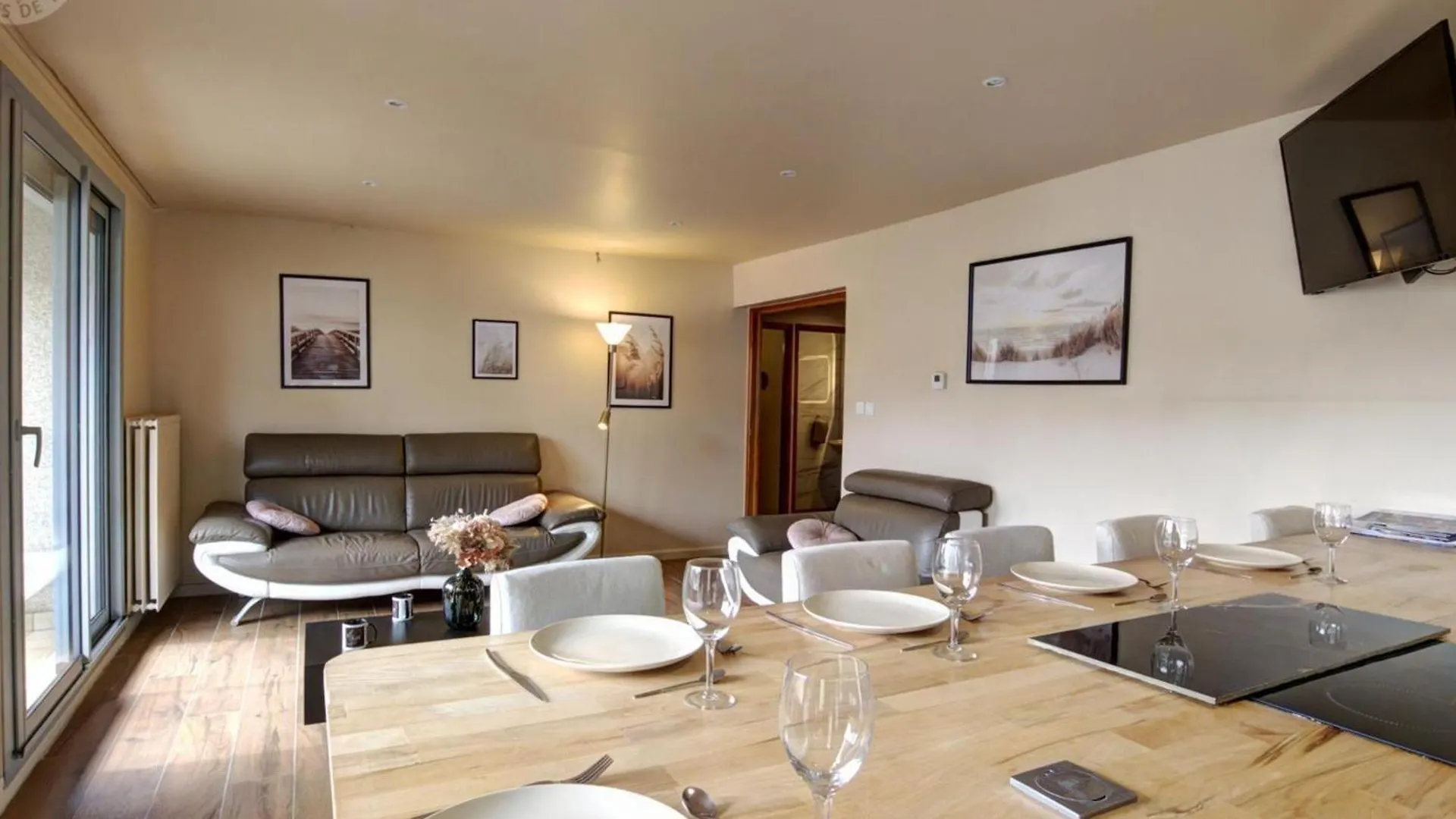 Appartement Moderne Avec Balcon, Parking Prive Et Espace Bien-Etre A Saint-Chamond - Fr-1-496-269 France