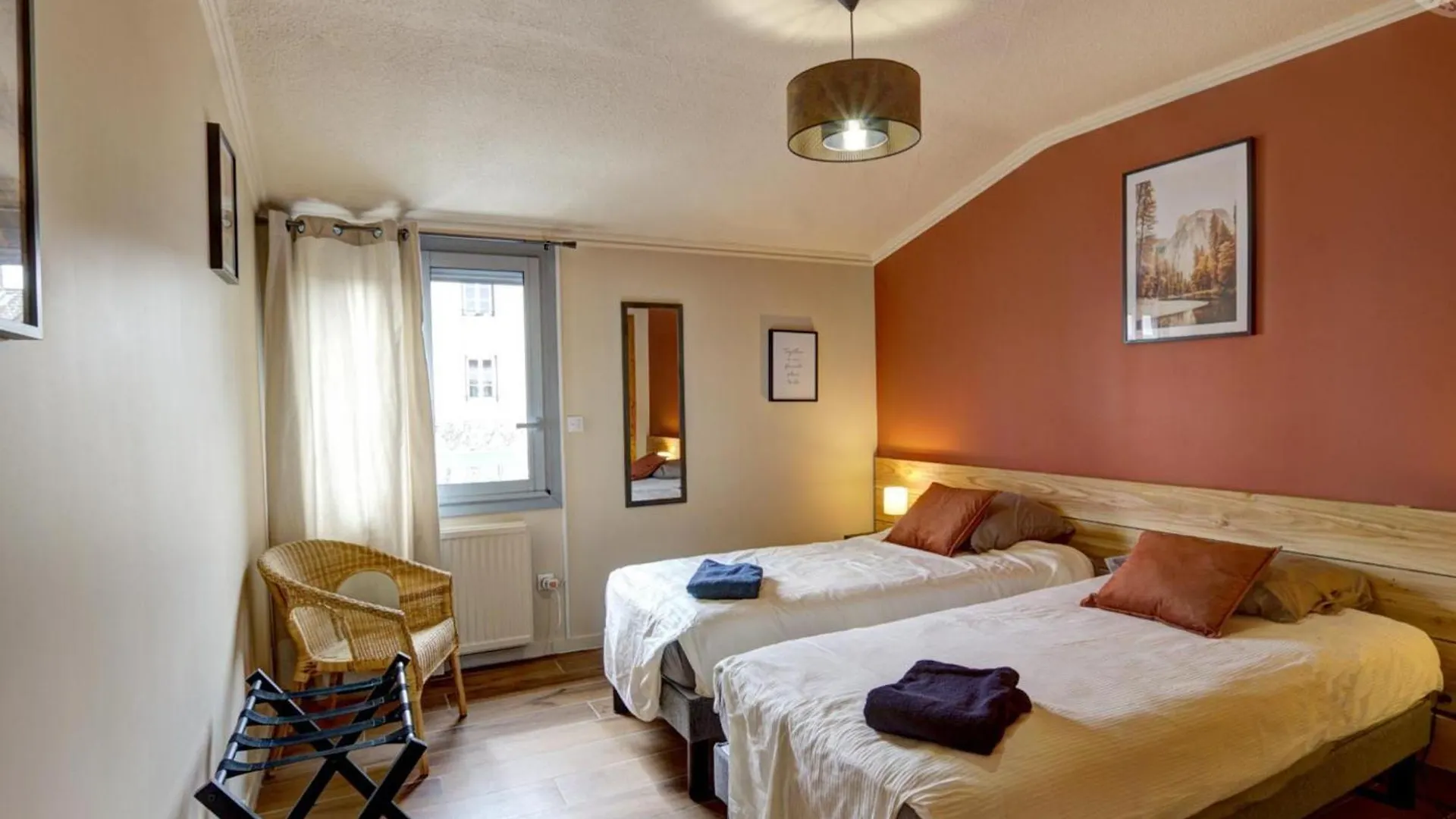 Apartment Appartement Moderne Avec Balcon, Parking Prive Et Espace Bien-Etre A Saint-Chamond - Fr-1-496-269